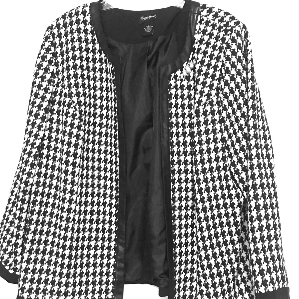 Houndstooth printed blazer !